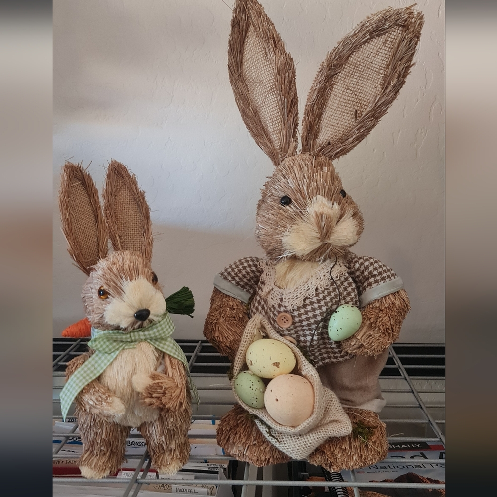 Michaels Sisal Rustic Easter Bunny Figurines by Ashland w/ Eggs Set/2 EUC